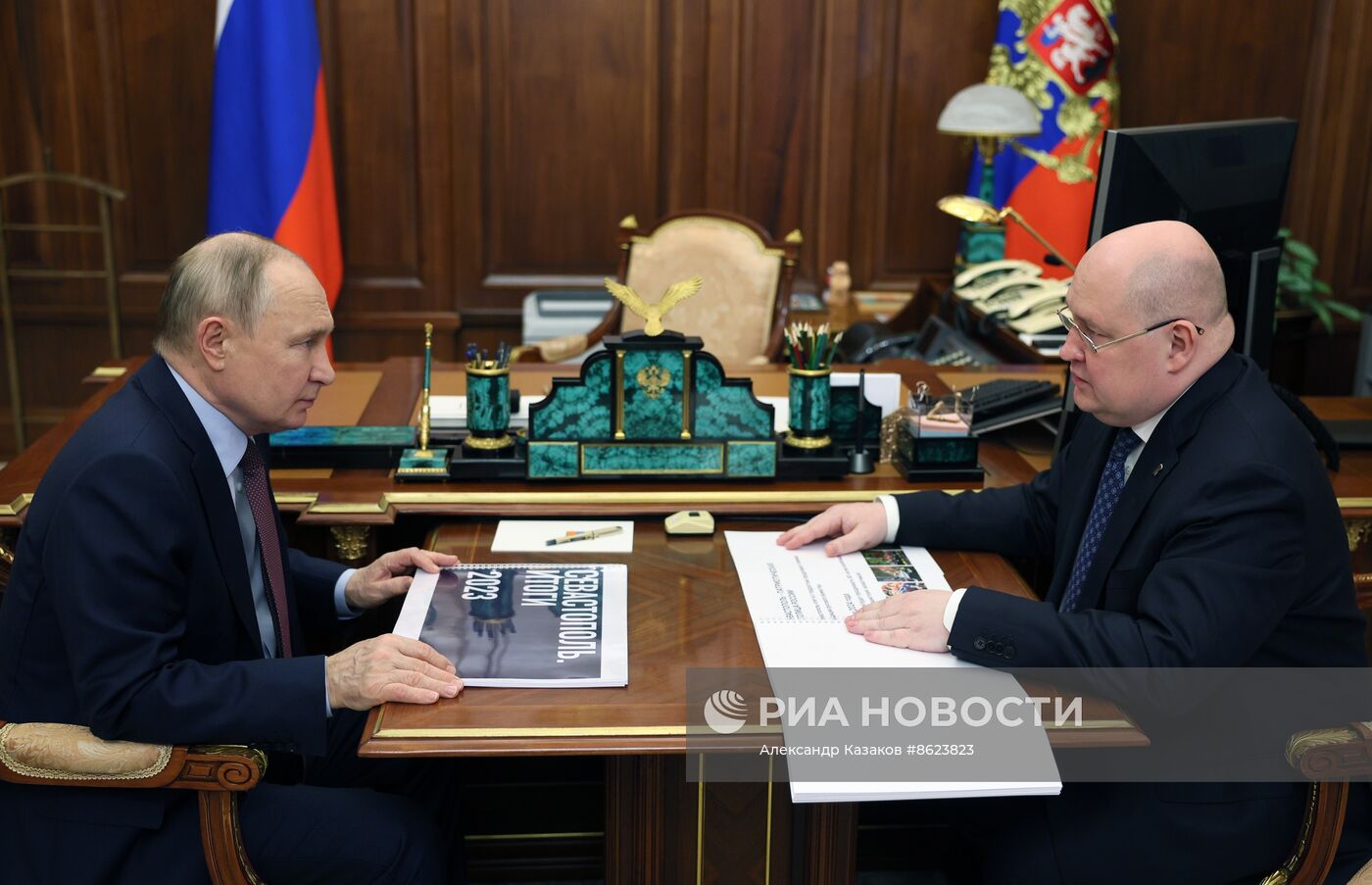 Президент РФ В. Путин встретился с губернатором Севастополя М. Развожаевым