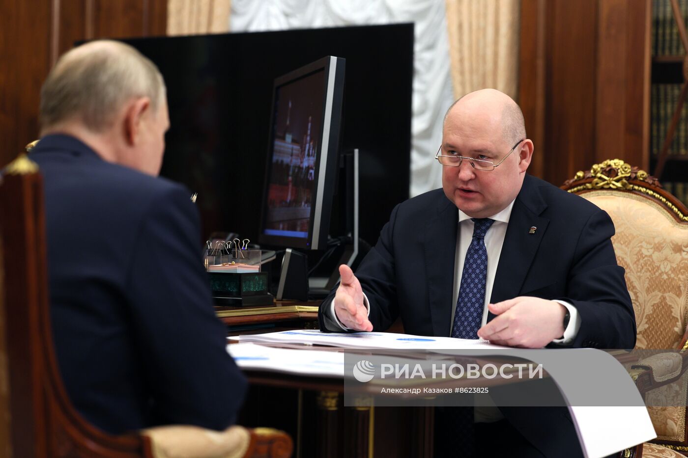 Президент РФ В. Путин встретился с губернатором Севастополя М. Развожаевым