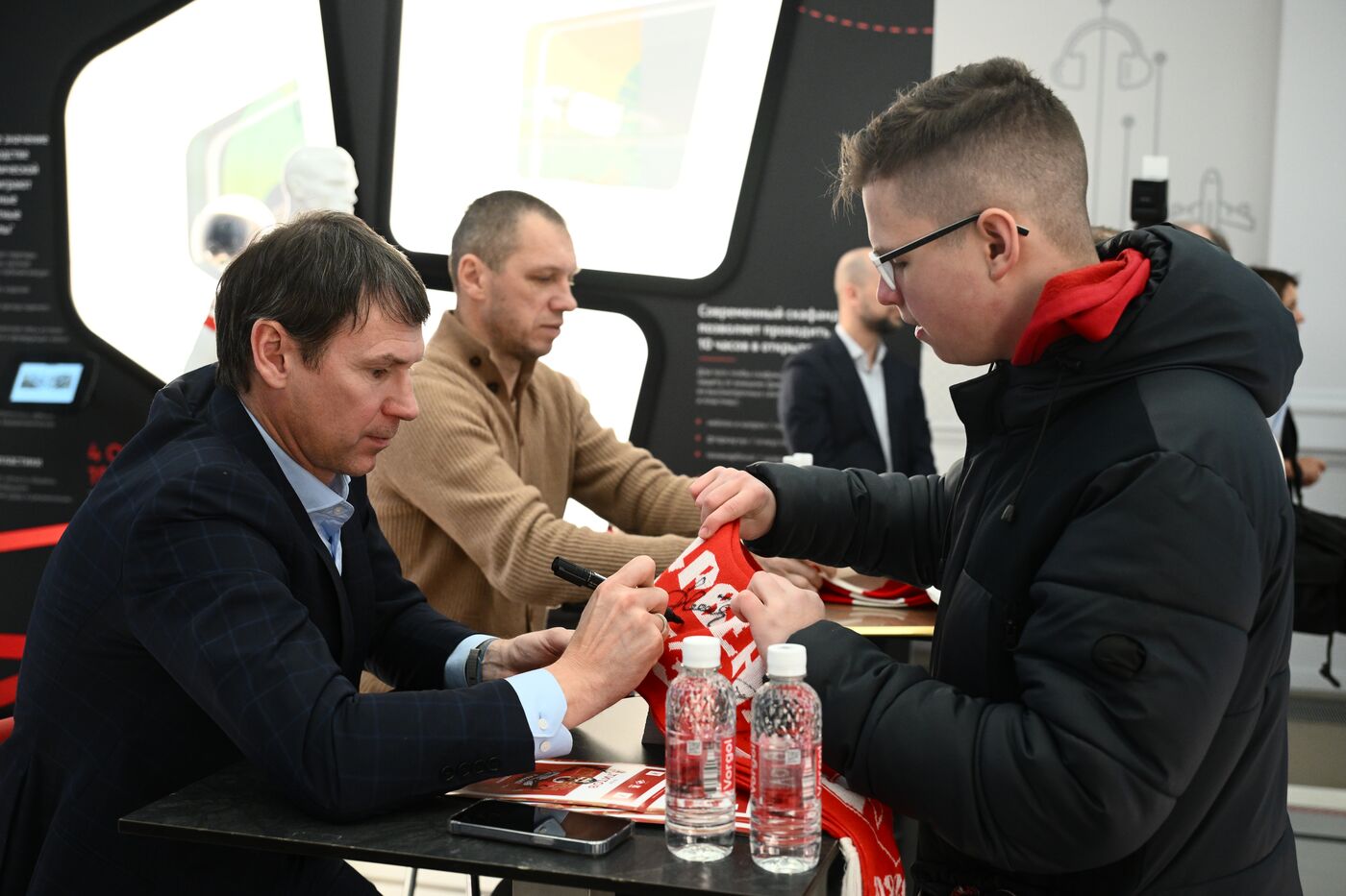 Выставка "Россия". Автограф-сессия с легендами "Спартака"