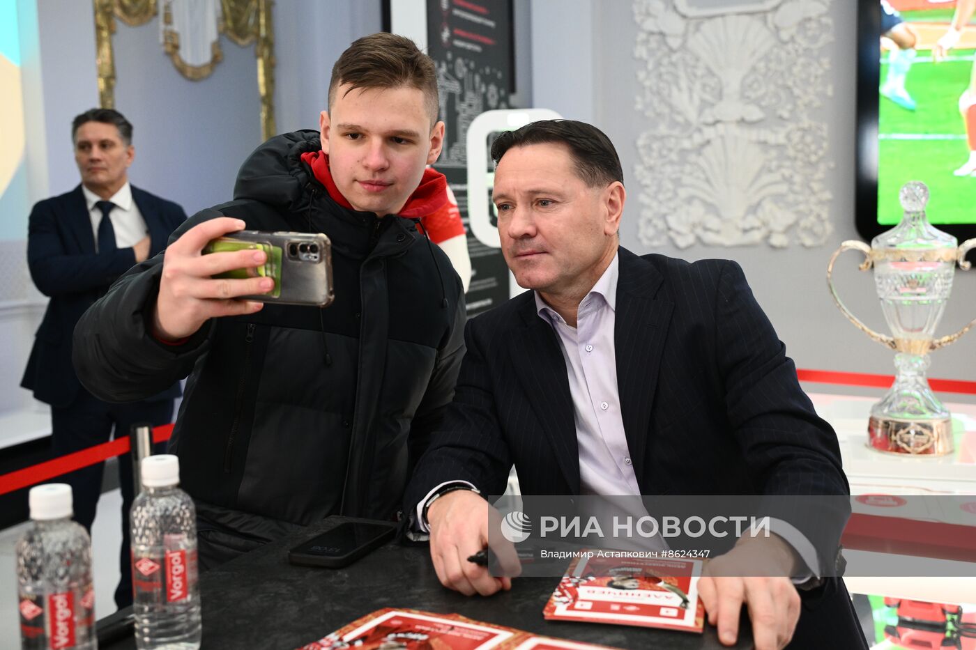 Выставка "Россия". Автограф-сессия с легендами "Спартака"
