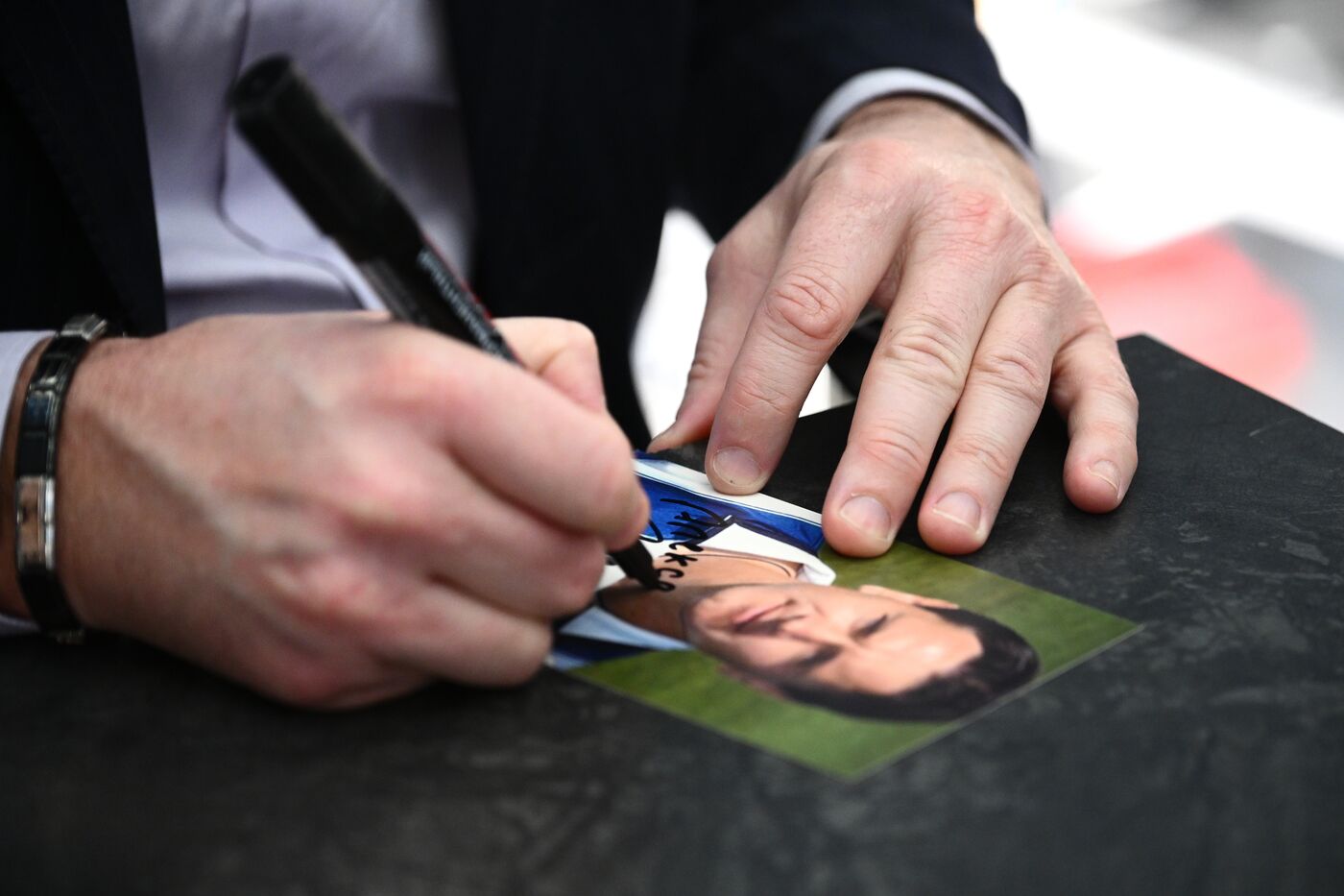 Выставка "Россия". Автограф-сессия с легендами "Спартака"