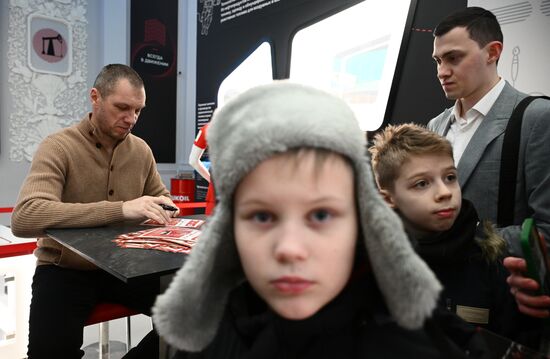 Выставка "Россия". Автограф-сессия с легендами "Спартака"