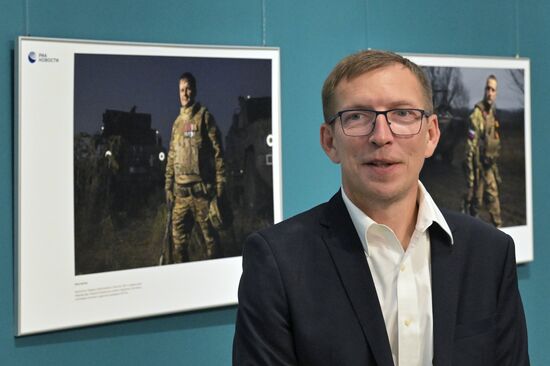 Церемония открытия выставки фотопроекта РИА Новости "Защитники" в Музее Победы