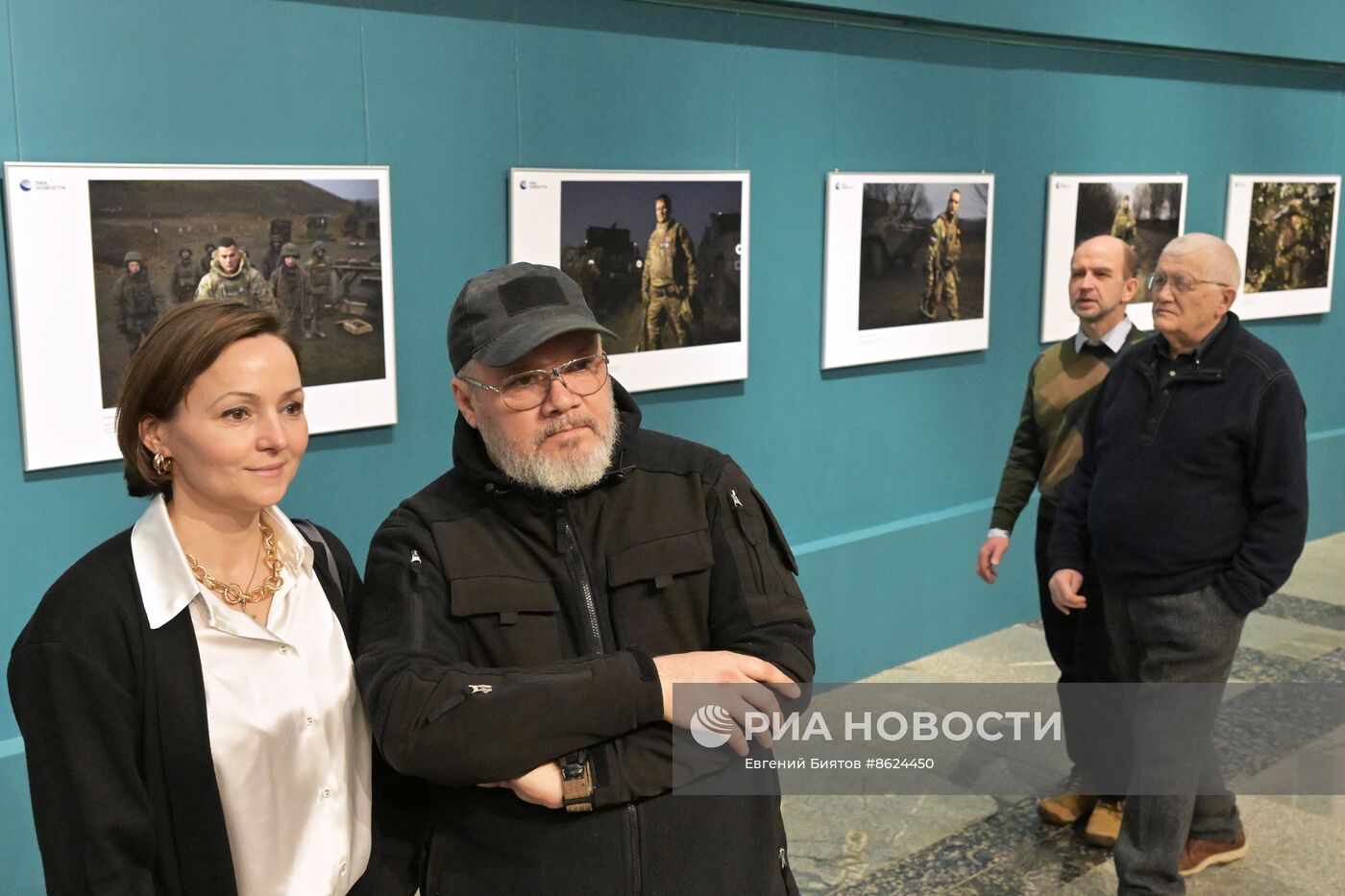 Церемония открытия выставки фотопроекта РИА Новости "Защитники" в Музее Победы