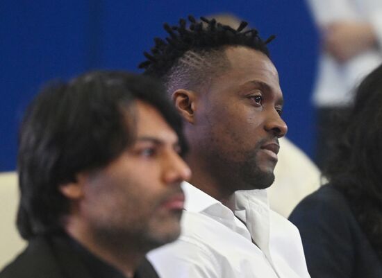 Выставка "Россия". Презентация общественного онлайн-проекта "Искусство без границ"