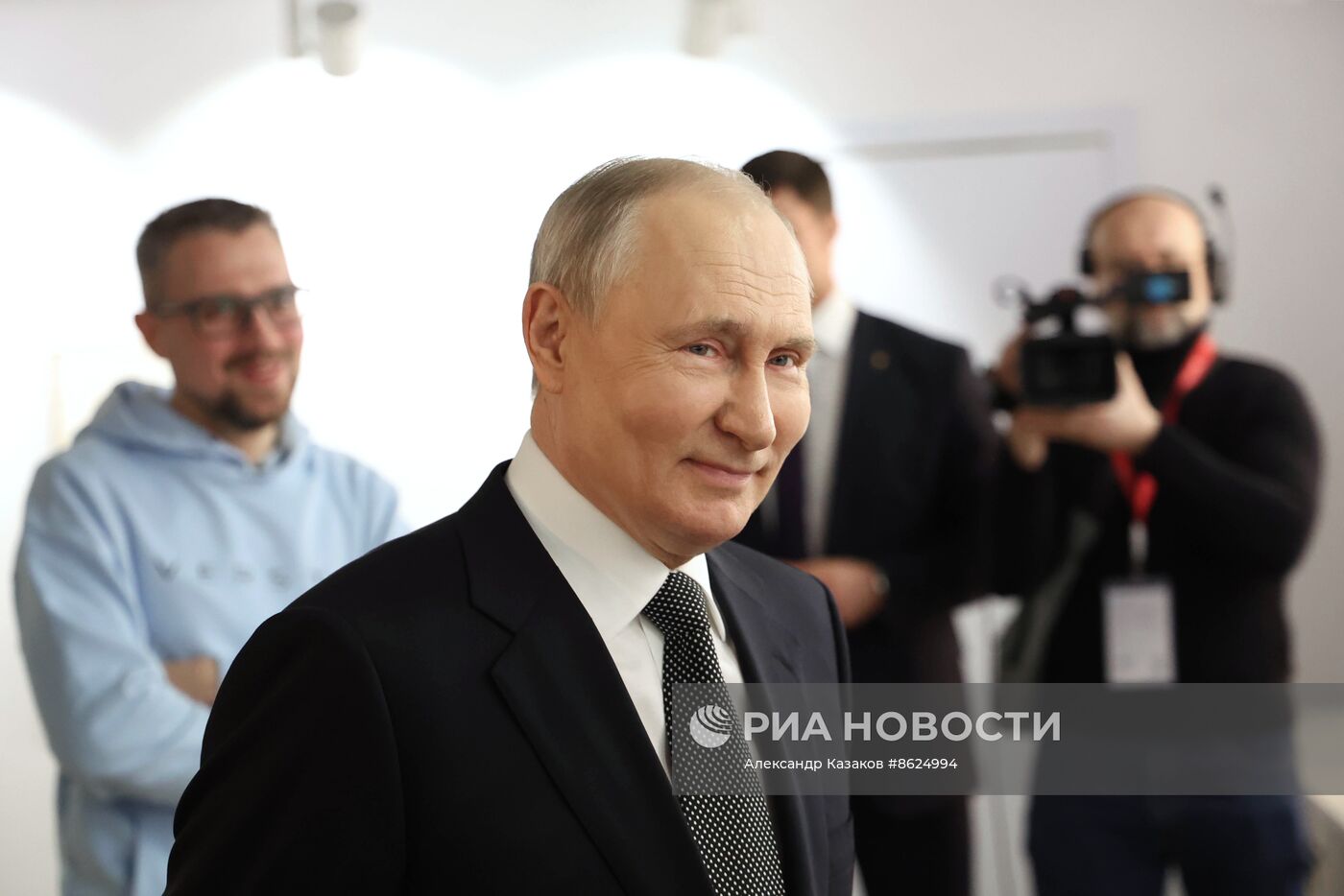 Президент РФ В. Путин принял участие в форуме "Сильные идеи для нового времени"