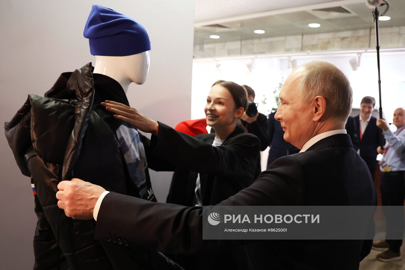 Президент РФ В. Путин принял участие в форуме "Сильные идеи для нового времени"