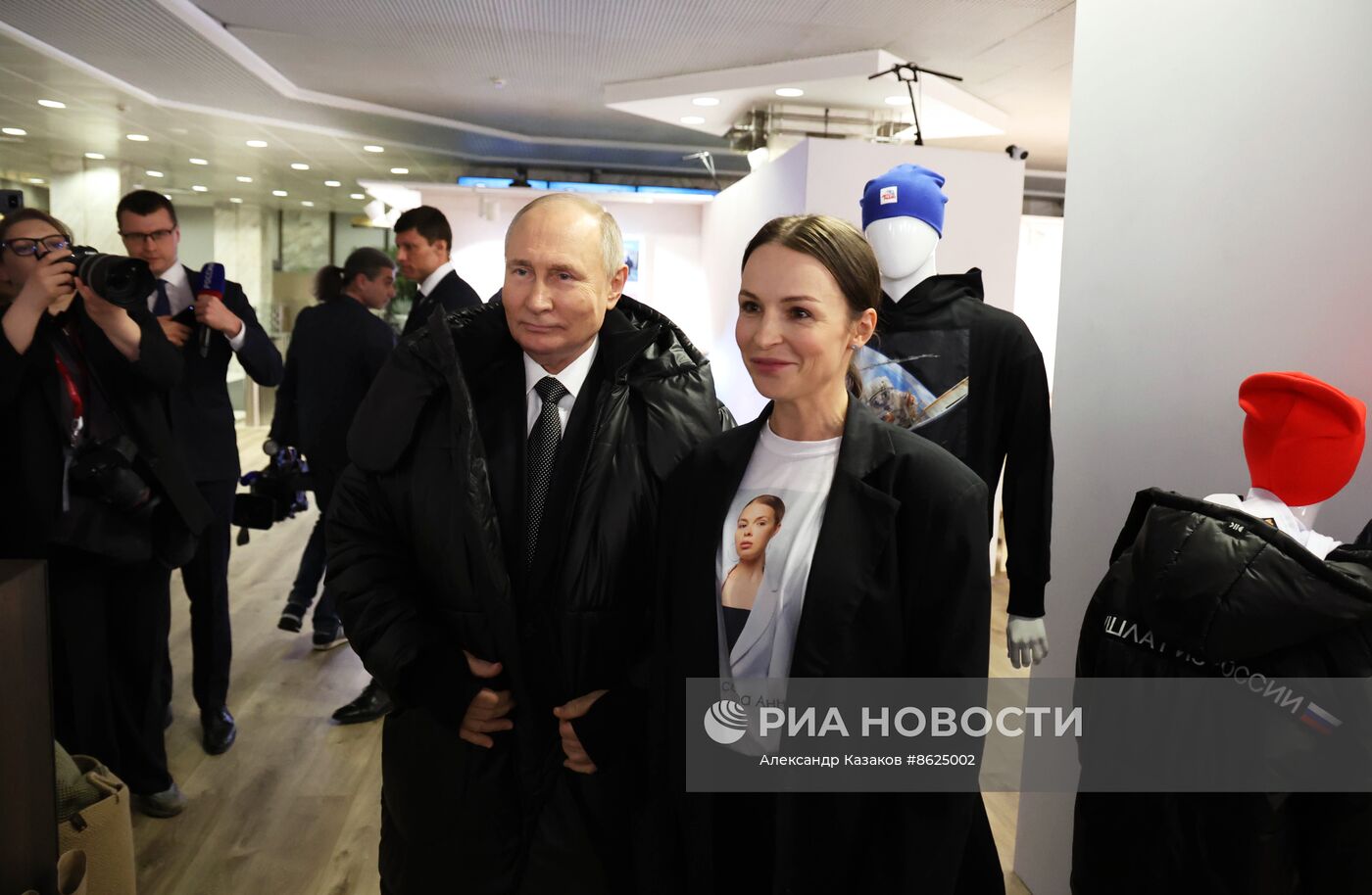 Президент РФ В. Путин принял участие в форуме "Сильные идеи для нового времени"