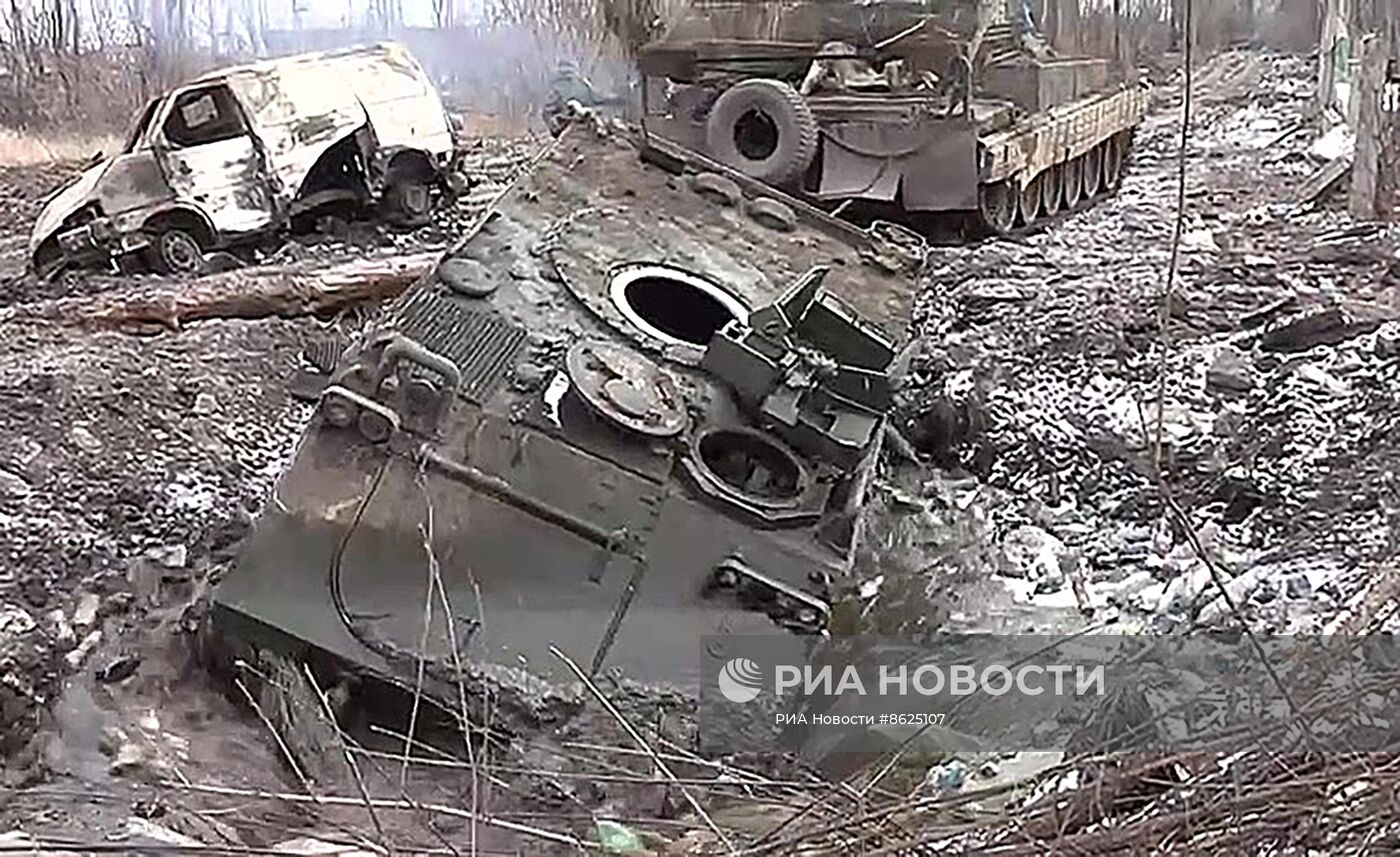 Эвакуация трофейной бронетехники из Авдеевки