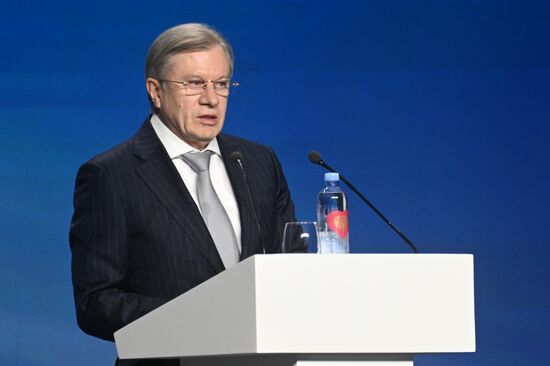 Выставка "Россия". Пленарная сессия "О ключевых достижениях и результатах развития в транспортной отрасли"