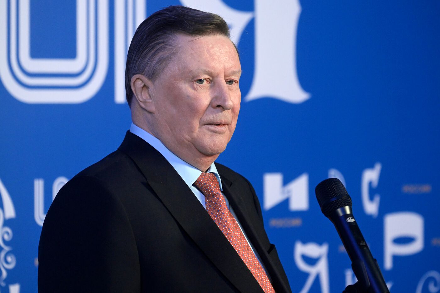 Выставка "Россия". Пленарная сессия "О ключевых достижениях и результатах развития в транспортной отрасли"