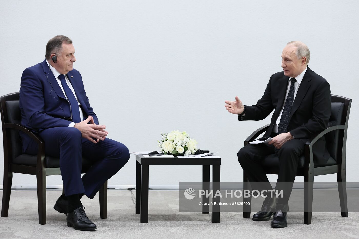 Президент РФ В. Путин встретился с президентом Республики Сербской М. Додиком