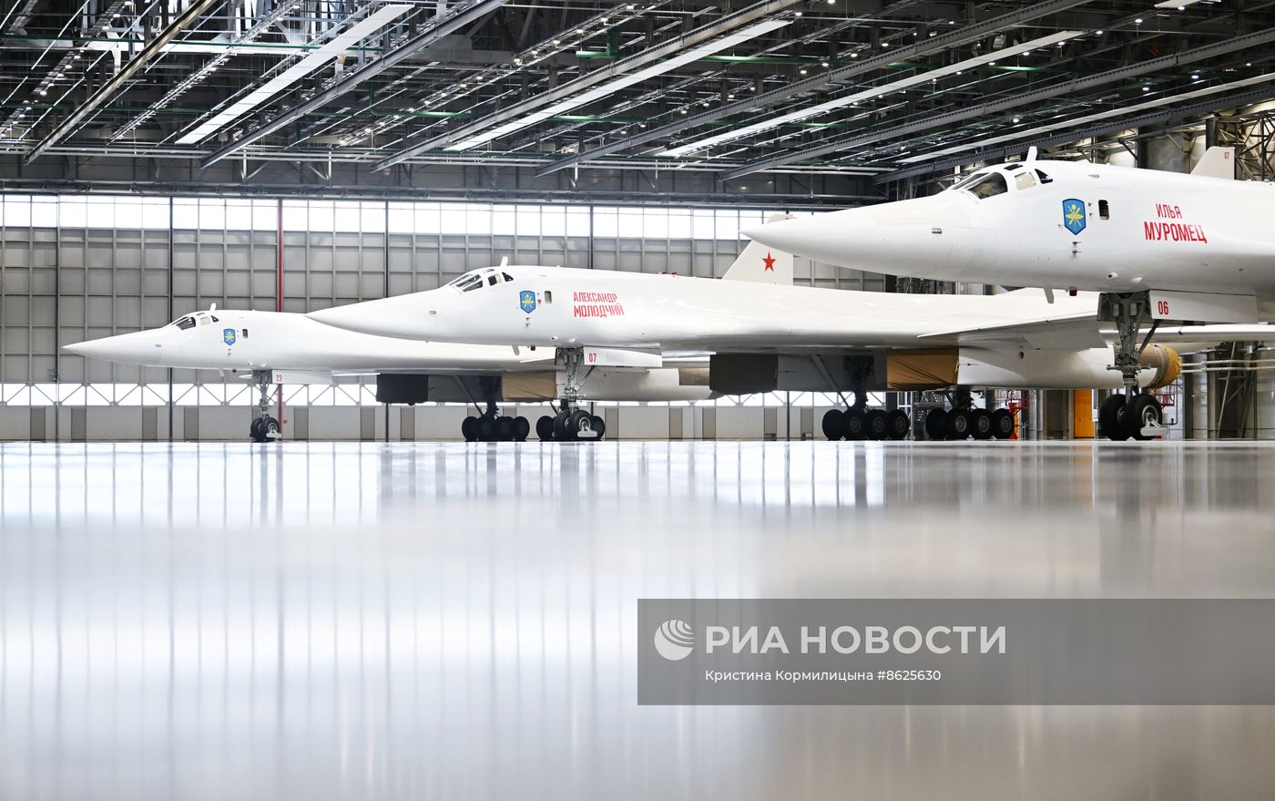 Президент РФ В. Путин посетил Казанский авиационный завод имени С. П. Горбунова