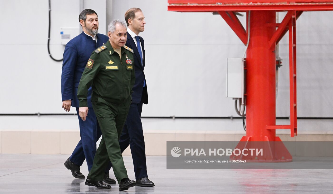 Президент РФ В. Путин посетил Казанский авиационный завод имени С. П. Горбунова