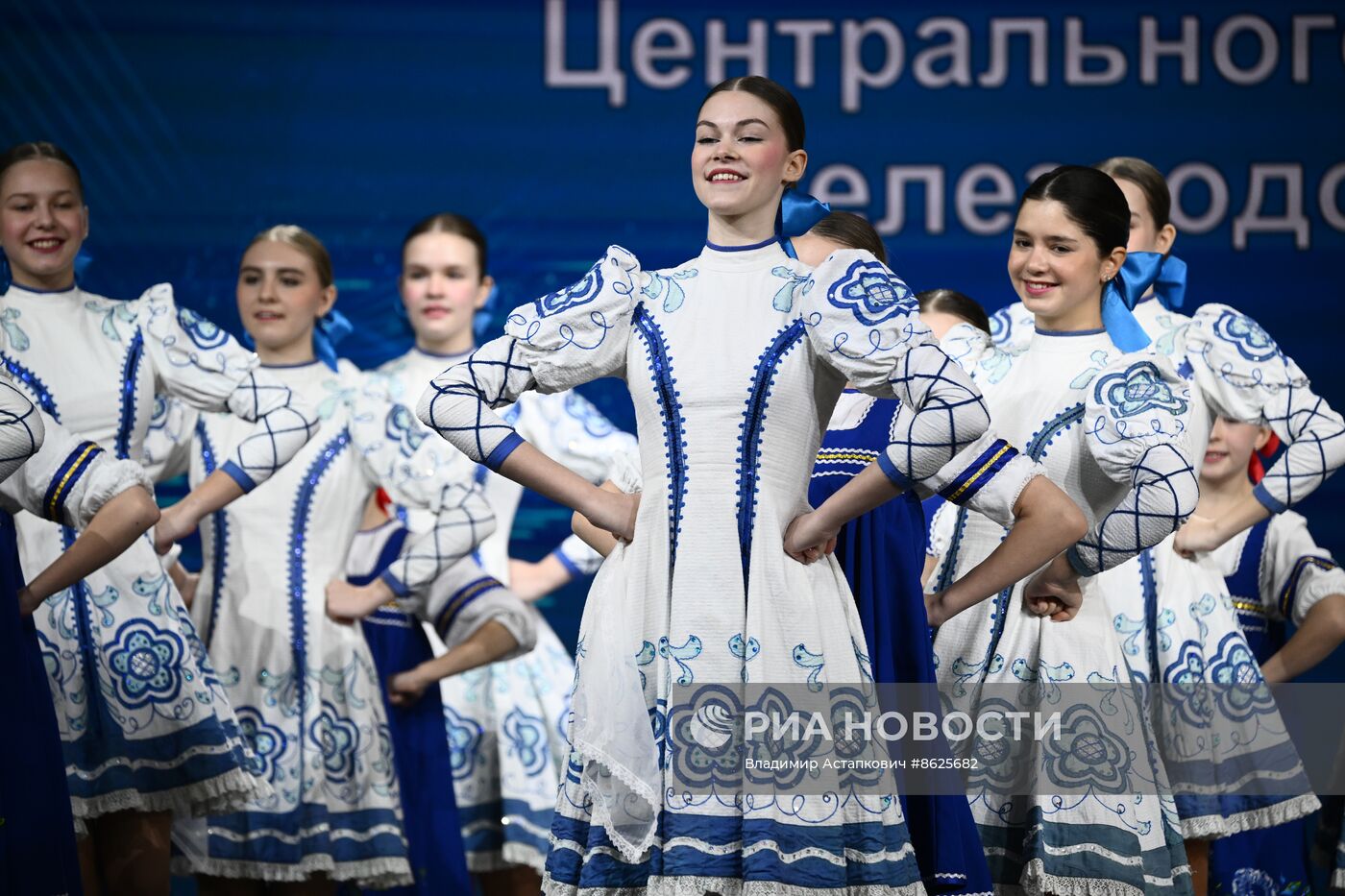 Выставка "Россия". Концертная программа "Мелодии транспорта"