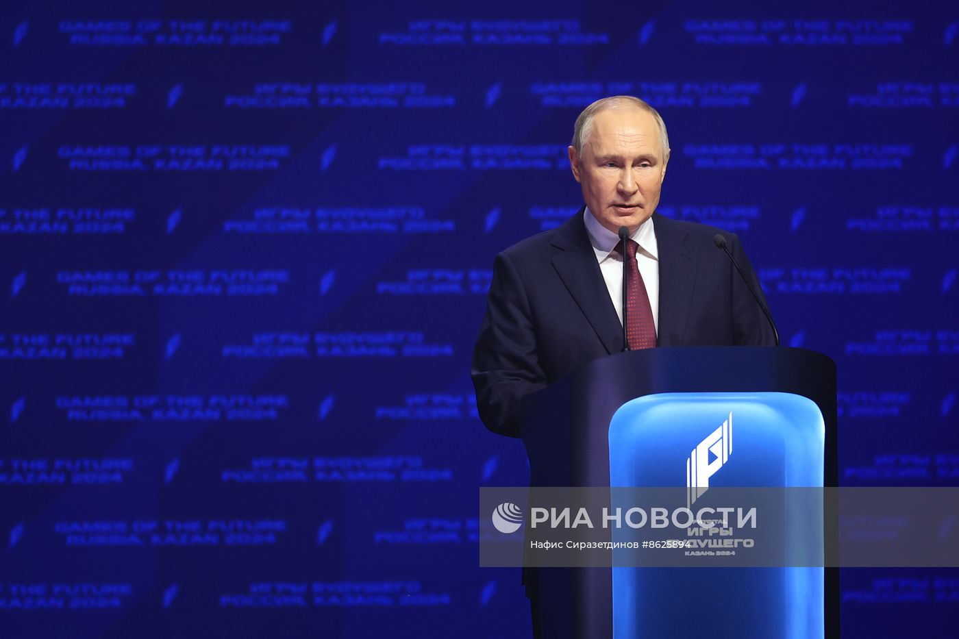 Президент РФ В. Путин принял участие в церемонии открытия "Игр Будущего"