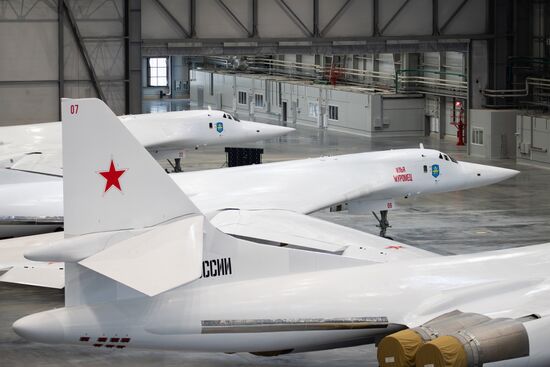 Президент РФ В. Путин посетил Казанский авиационный завод имени С. П. Горбунова