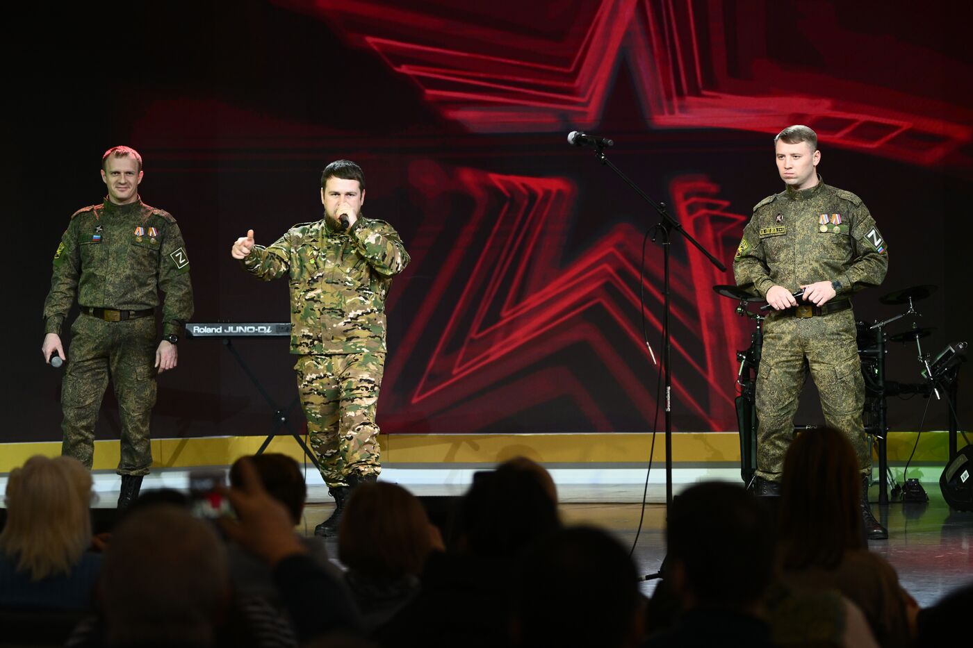 Выставка "Россия".  Концертная программа "Донбасс. Песни с передовой"