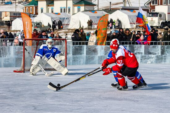 Хоккейный матч на льду Байкала