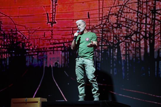 Международная выставка-форум "Россия"
Спектакль "Вера. Надежда. Любовь"
Певец Олег Газманов Место: Россия, Москва. Автор: Екатерина Чеснокова/РИА Новости. Выставка "Россия". Спектакль "Вера. Надежда. Любовь"