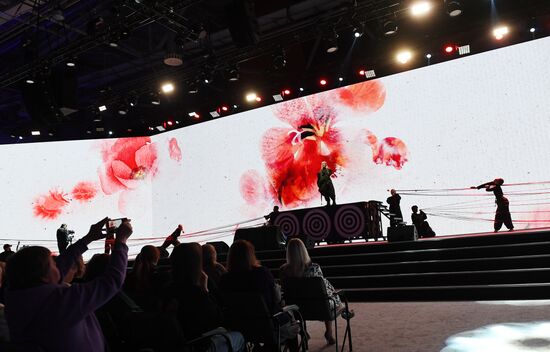 Международная выставка-форум "Россия"
Спектакль "Вера. Надежда. Любовь"
Певица Анастасия Белявская Место: Россия, Москва. Автор: Екатерина Чеснокова/РИА Новости. Выставка "Россия". Спектакль "Вера. Надежда. Любовь"