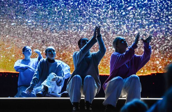 Международная выставка-форум "Россия"
Спектакль "Вера. Надежда. Любовь" Место: Россия, Москва. Автор: Екатерина Чеснокова/РИА Новости. Выставка "Россия". Спектакль "Вера. Надежда. Любовь"