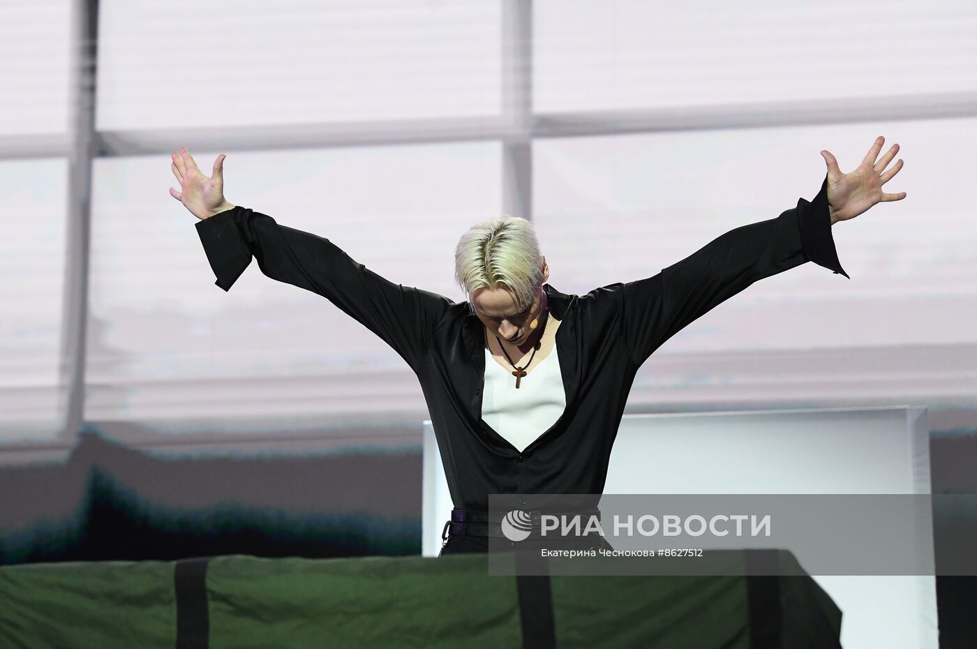 Выставка "Россия". Спектакль "Вера. Надежда. Любовь"