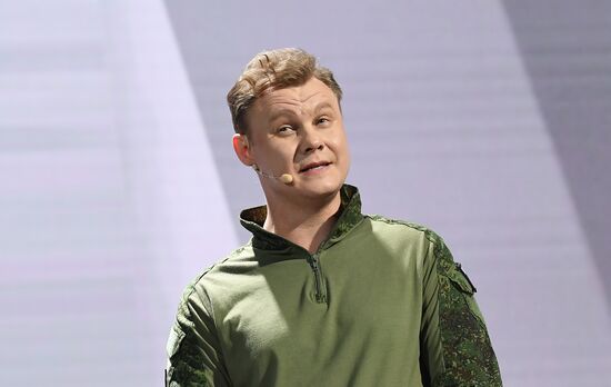 Международная выставка-форум "Россия"
Спектакль "Вера. Надежда. Любовь"
Певец Сергей Нихаенко
Место: Россия, Москва. Автор: Екатерина Чеснокова/РИА Новости. Выставка "Россия". Спектакль "Вера. Надежда. Любовь"