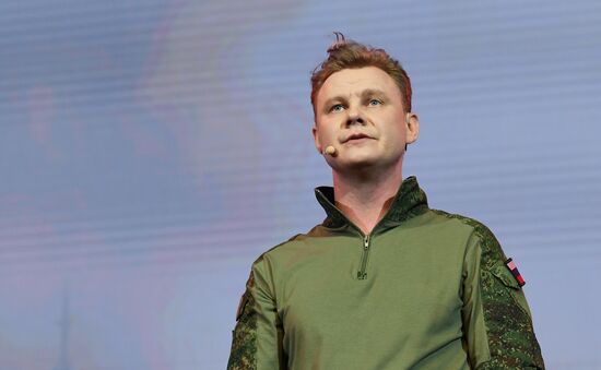 Международная выставка-форум "Россия"
Спектакль "Вера. Надежда. Любовь"
Певец Сергей Нихаенко
Место: Россия, Москва. Автор: Екатерина Чеснокова/РИА Новости. Выставка "Россия". Спектакль "Вера. Надежда. Любовь"