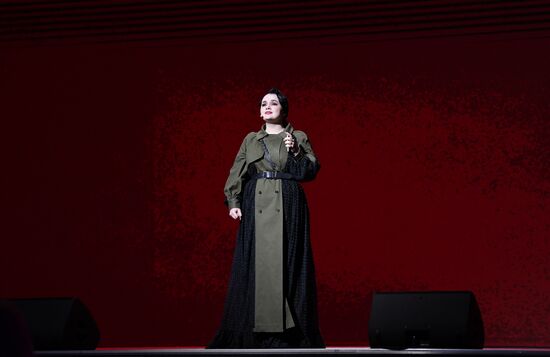 Международная выставка-форум "Россия"
Спектакль "Вера. Надежда. Любовь"
Певица Ксения Лебедева Место: Россия, Москва. Автор: Екатерина Чеснокова/РИА Новости. Выставка "Россия". Спектакль "Вера. Надежда. Любовь"