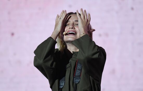 Международная выставка-форум "Россия"
Спектакль "Вера. Надежда. Любовь"
Певица Анастасия Белявская Место: Россия, Москва. Автор: Екатерина Чеснокова/РИА Новости. Выставка "Россия". Спектакль "Вера. Надежда. Любовь"