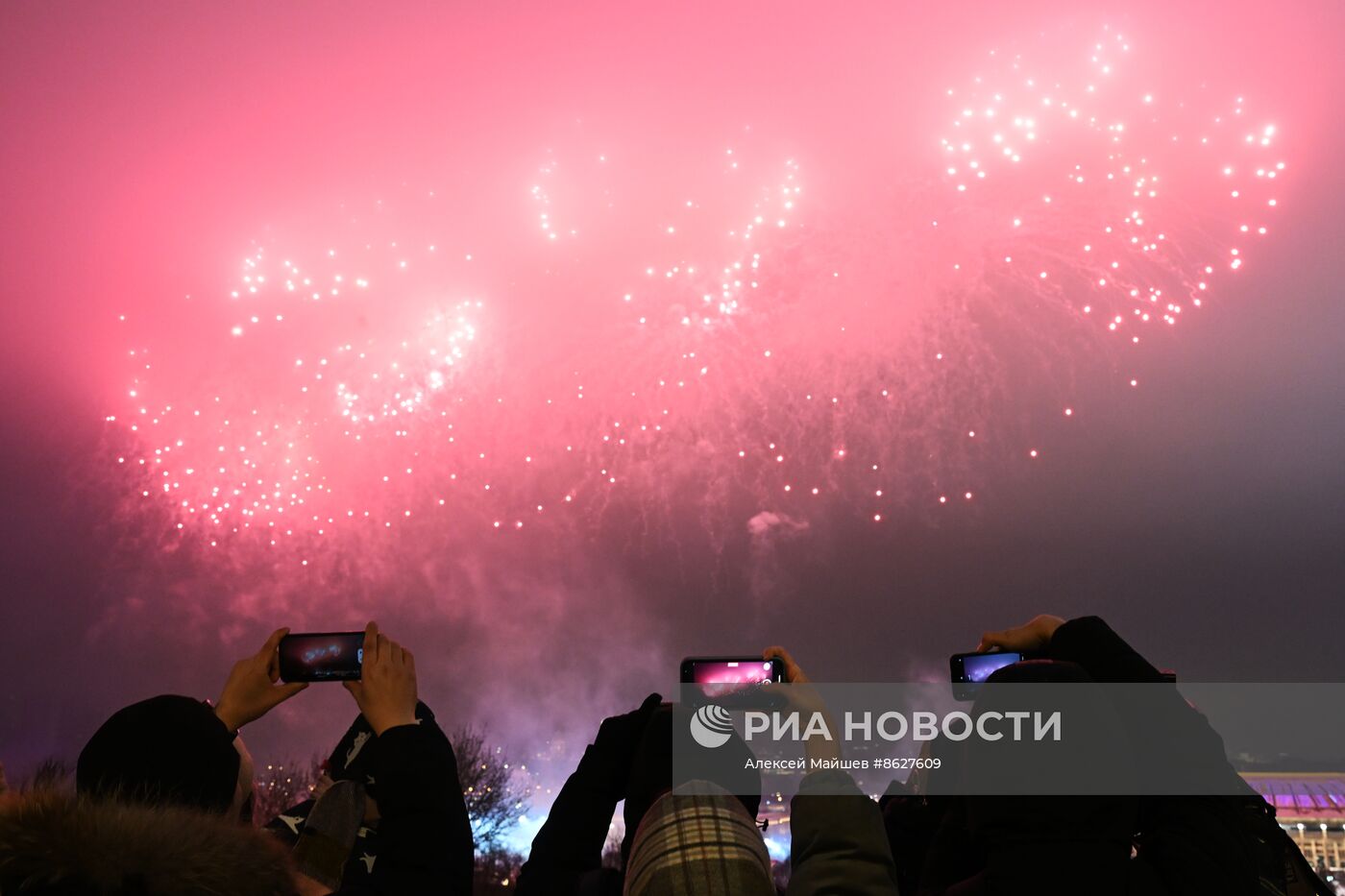 Салют в честь Дня защитника Отечества