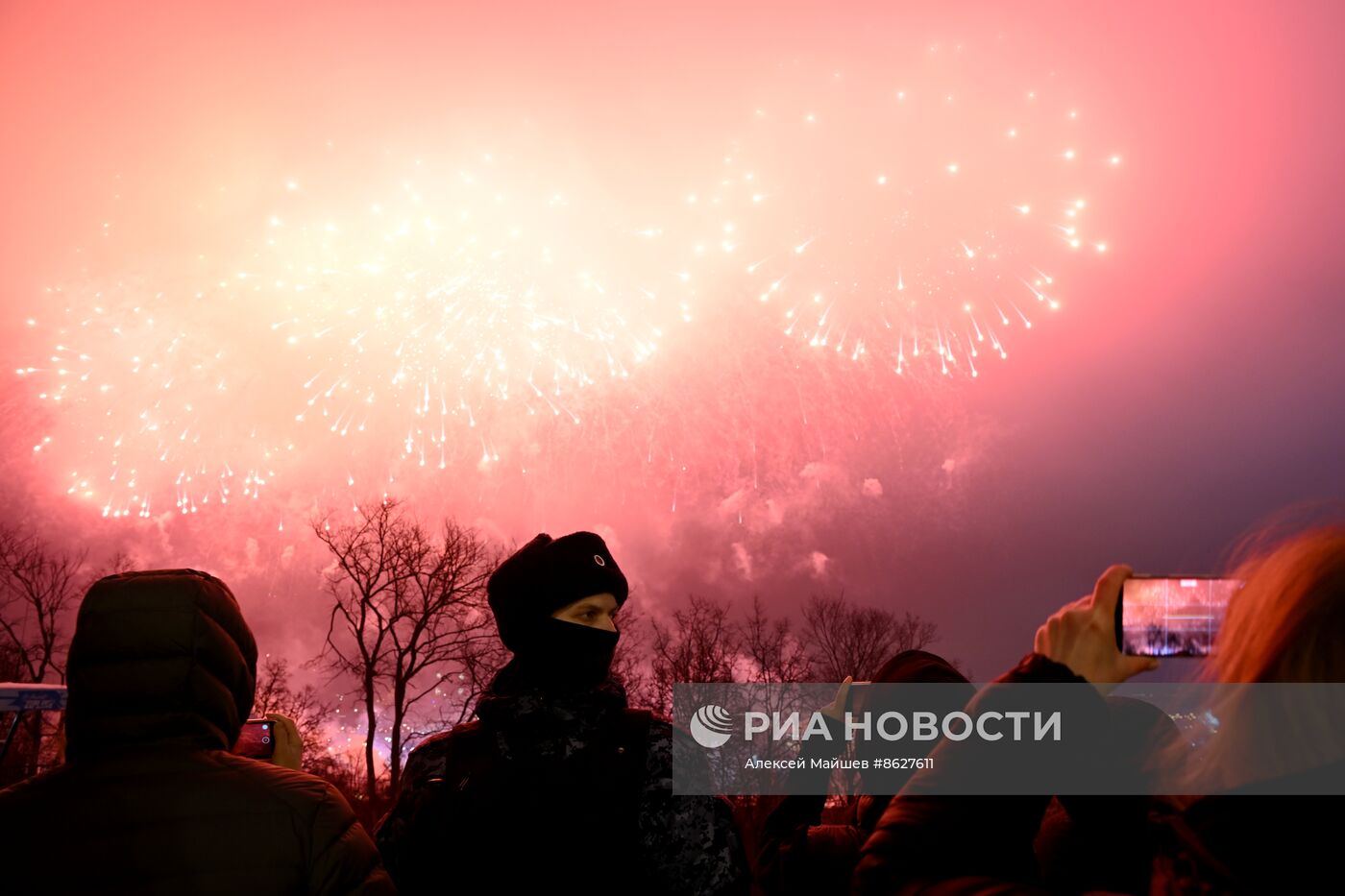 Салют в честь Дня защитника Отечества