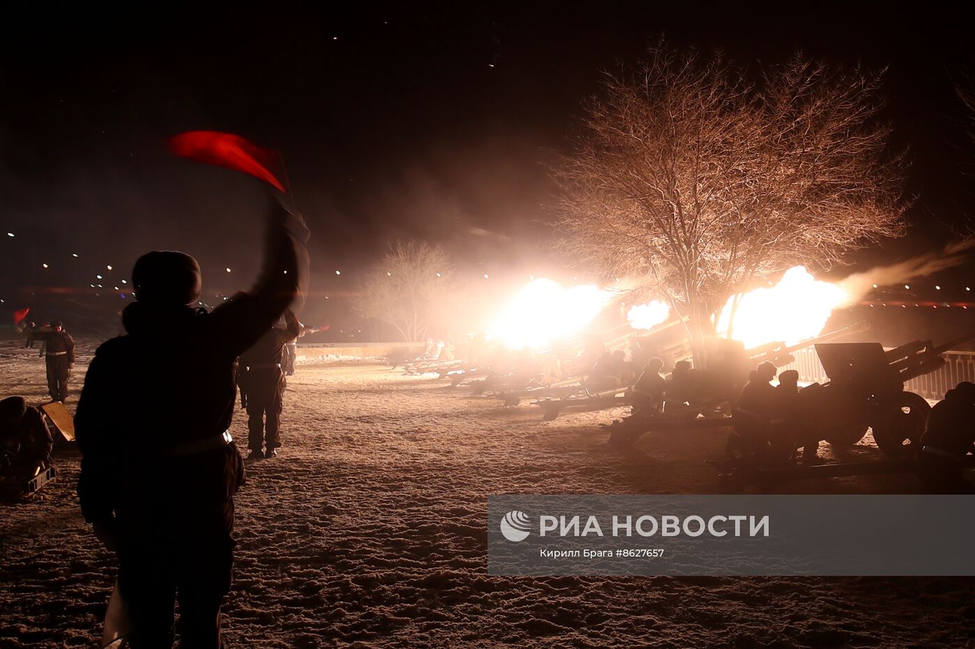 Салют в честь Дня защитника Отечества