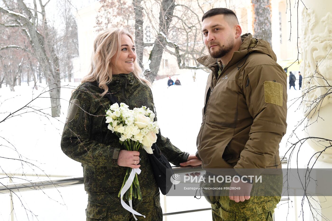 Выставка "Россия". Торжественная свадебная церемония участников СВО к годовщине начала специальной военной операции