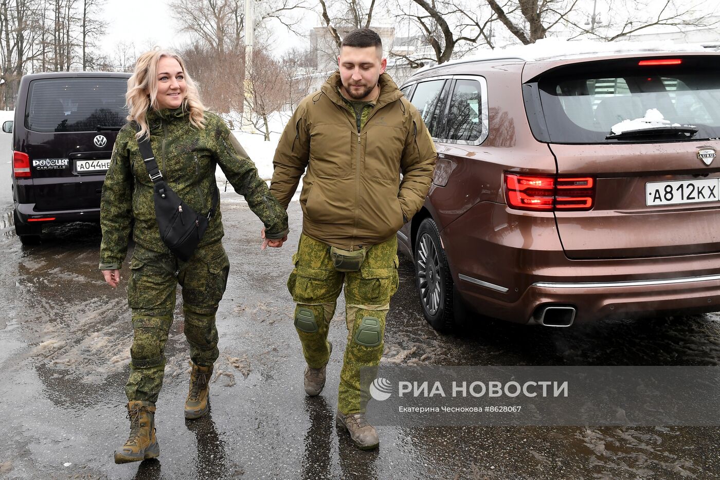 Выставка "Россия". Торжественная свадебная церемония участников СВО к годовщине начала специальной военной операции