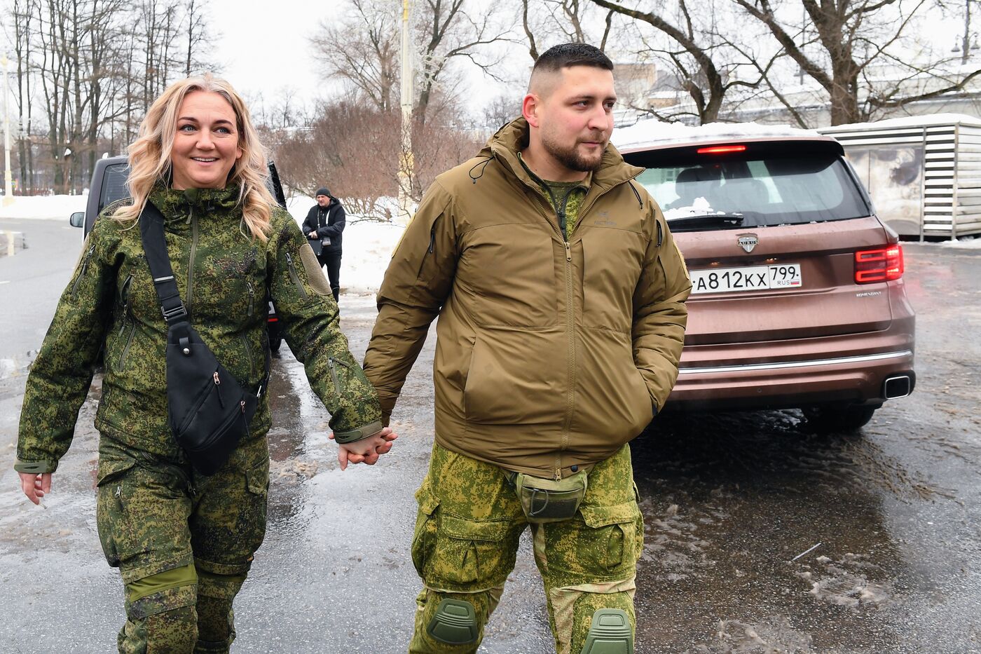 Выставка "Россия". Торжественная свадебная церемония участников СВО к годовщине начала специальной военной операции