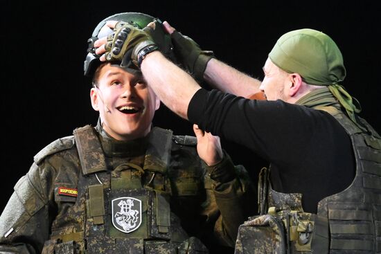 Вечер-посвящение героям России "Наши маяки"