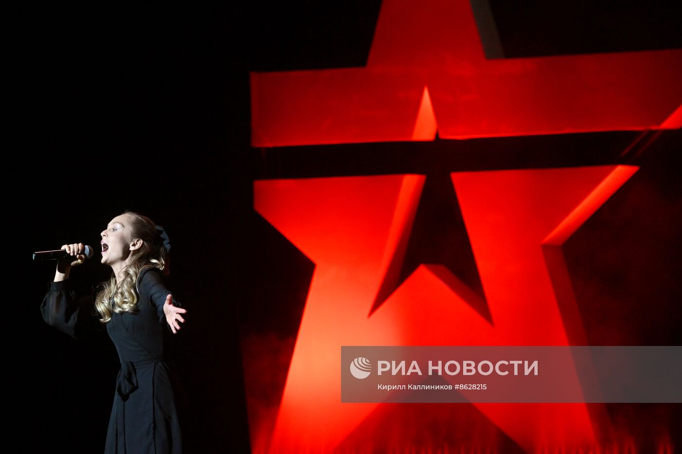 Вечер-посвящение героям России "Наши маяки"