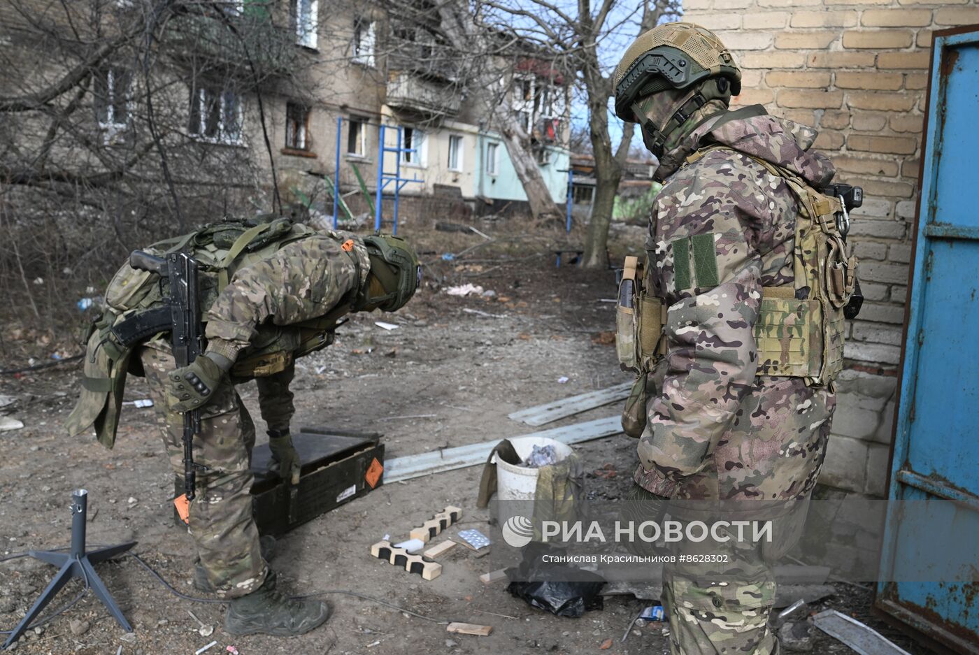 Боевая работа саперов 40-го инженерно-саперного полка ЦВО по разминированию Авдеевки