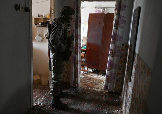 Боевая работа саперов 40-го инженерно-саперного полка ЦВО по разминированию Авдеевки