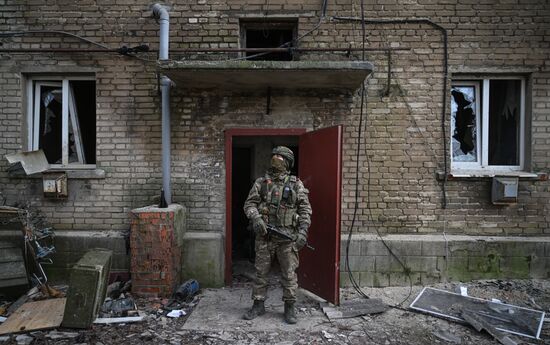 Боевая работа саперов 40-го инженерно-саперного полка ЦВО по разминированию Авдеевки