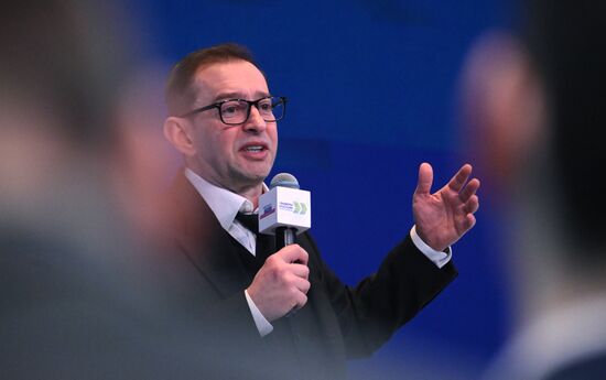 Пятый юбилейный конкурс "Лидеры России"