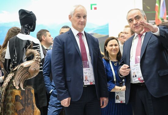 Выставка "Россия". Первый зампред правительства РФ А. Белоусов осмотрел стенды регинов