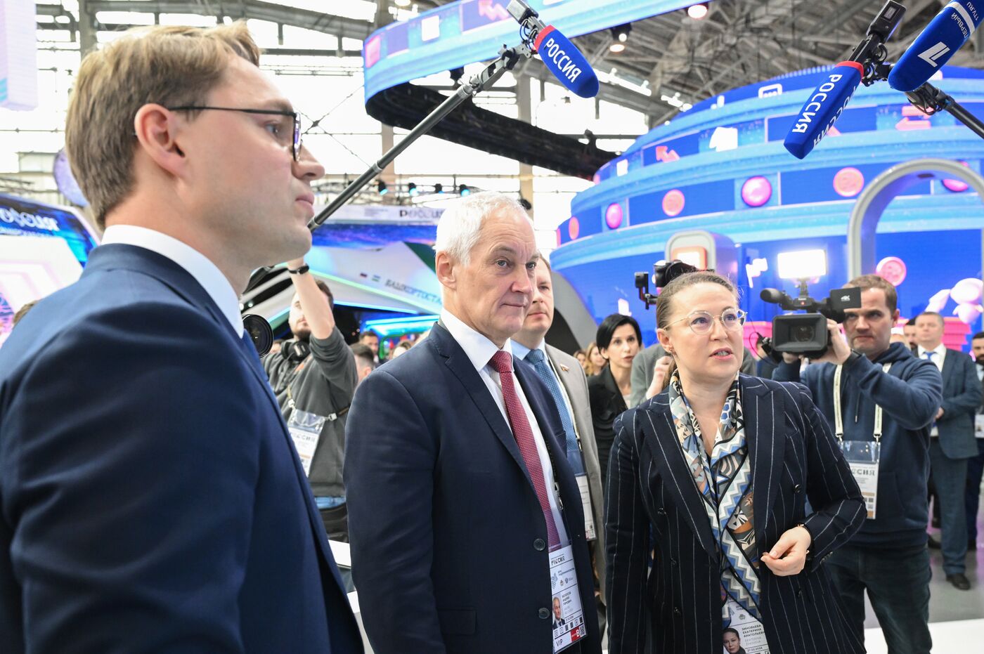 Выставка "Россия". Первый зампред правительства РФ А. Белоусов осмотрел стенды регинов