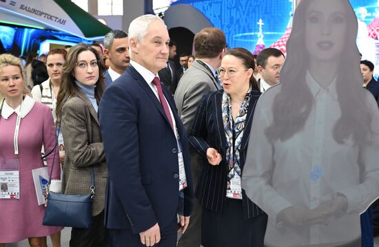 Выставка "Россия". Первый зампред правительства РФ А. Белоусов осмотрел стенды регинов