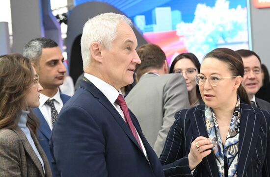 Выставка "Россия". Первый зампред правительства РФ А. Белоусов осмотрел стенды регинов