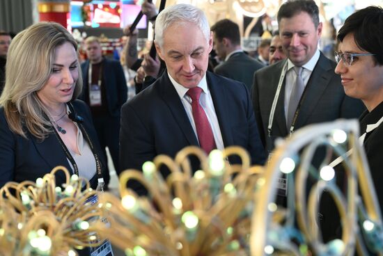 Выставка "Россия". Первый зампред правительства РФ А. Белоусов осмотрел стенды регинов