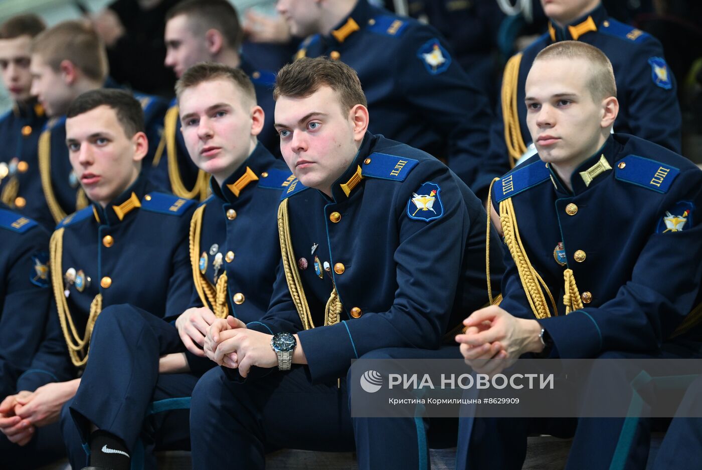 Выставка "Россия". Открытый разговор о важном "Есть такая профессия - Родину защищать"