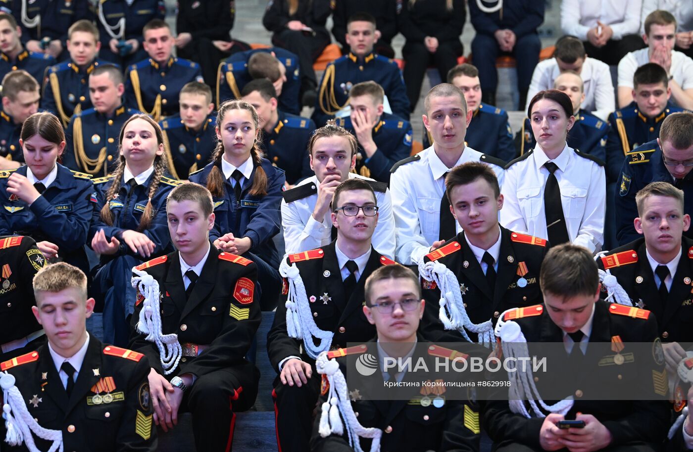 Выставка "Россия". Открытый разговор о важном "Есть такая профессия - Родину защищать"